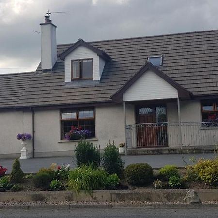 The Madden Guest House Gilford Екстериор снимка